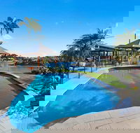 Schirmann Waterfront Home - Surfers Gold Coast