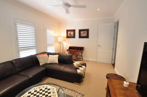 A Home Like Few Others - Surfers Gold Coast 5