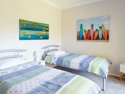One Street From Main Beach - Surfers Gold Coast 1