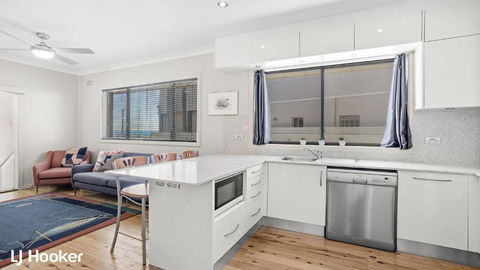 Yacaaba Beautiful Waterfront Location - Surfers Gold Coast 6