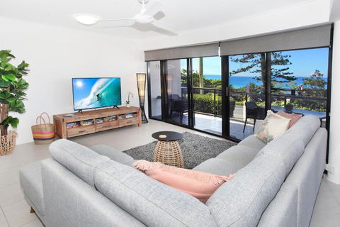Unit 1 Phoenix Apartments Coolum Beach - Surfers Gold Coast 5