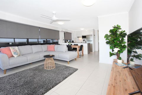 Unit 1 Phoenix Apartments Coolum Beach - Surfers Gold Coast 6
