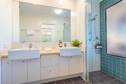 Maroochy River Inlet Views At Sebel Twin Waters Free Wifi & Parking 2 Cars - Surfers Gold Coast 2