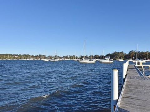 Wangi Waterfront Delight Estate Waterfront Reserve Home - Surfers Gold Coast 3