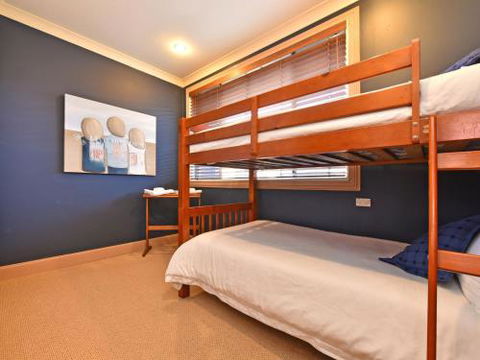 Wangi Waterfront Delight Estate Waterfront Reserve Home - Surfers Gold Coast 2