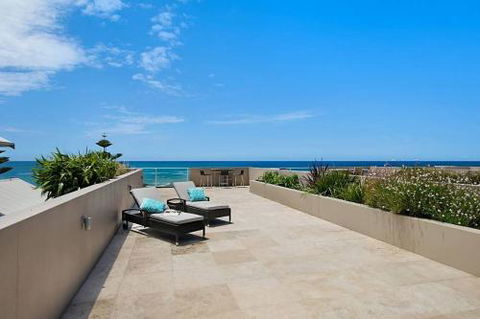 Oceanfront Penthouse Stylish & Luxurious. - Surfers Gold Coast 3
