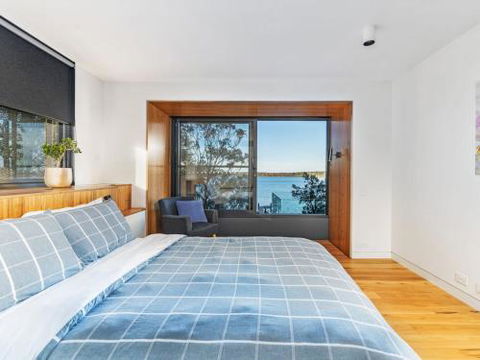 ESTUARY HOUSE Basin View 4pm Check Out Sundays - Surfers Gold Coast 1
