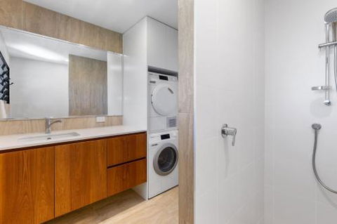 Tramican Street House - Surfers Gold Coast 6