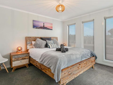 Mabuhay - Surfers Gold Coast 3