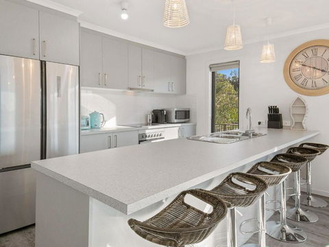 Mabuhay - Surfers Gold Coast 1