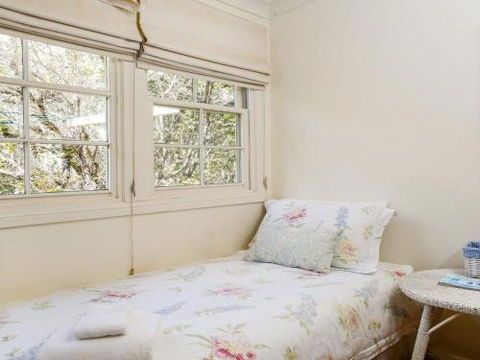 LAVENDER COTTAGE Alpine Southern Highlands 4pm Check Out Sundays - Surfers Gold Coast 2