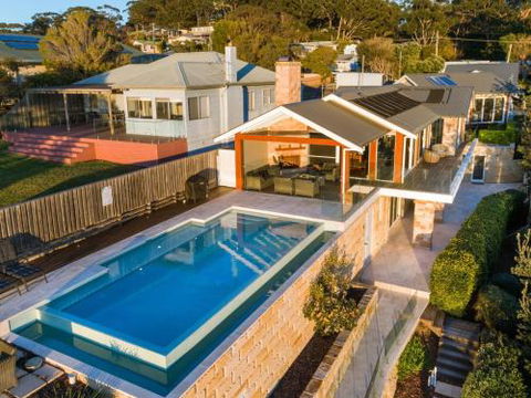 Horizons At Hyams Beach 4pm Check Out Sundays - Surfers Gold Coast 0