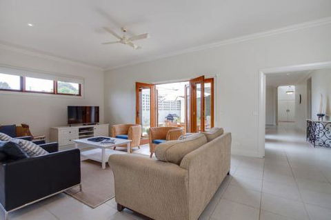 SantAnna - Surfers Gold Coast 4