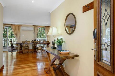 Hilldo Lovely Mountainside Accommodation - Surfers Gold Coast 3