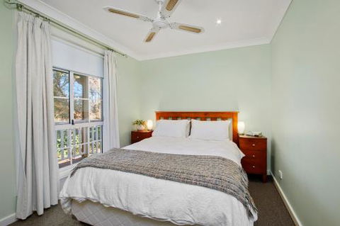 Hilldo Lovely Mountainside Accommodation - Surfers Gold Coast 6