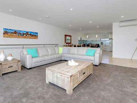 Rosalea By The Bay - Surfers Gold Coast 5