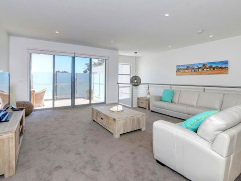 Rosalea By The Bay - Surfers Gold Coast 6