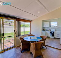 Cottage on River - Surfers Gold Coast