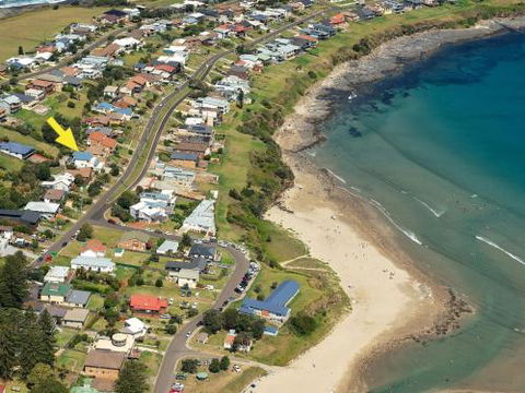 VIEWTOPIA Gerroa 4pm Check Out Sundays - Surfers Gold Coast 1