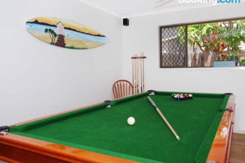Schirrmann 56 Four Bedroom Home On Canal With Pool Pontoon Aircon & WiFi! - Surfers Gold Coast 6
