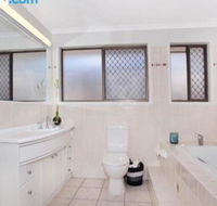 Schirrmann 56 Four Bedroom Home on Canal with Pool Pontoon Aircon  WiFi - Surfers Gold Coast