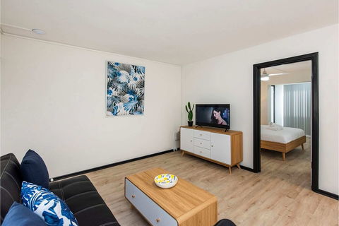 Modern 1 Bedroom Apartment Near The River And The City - Surfers Gold Coast 2