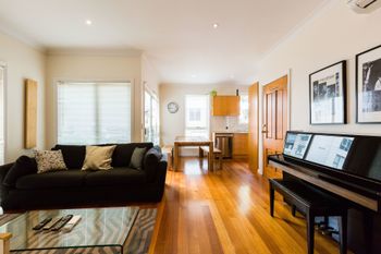 KIM 2BDR West Melbourne Apartment - Surfers Gold Coast 2