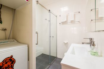 KIM 2BDR West Melbourne Apartment - Surfers Gold Coast 6