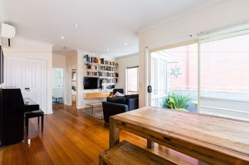 KIM 2BDR West Melbourne Apartment - Surfers Gold Coast 5