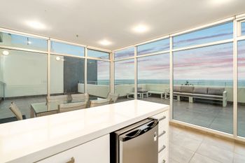 Penthouse Liberty Towers - Surfers Gold Coast 1