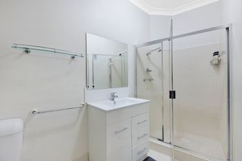Lakeshore Apartment 3 - Surfers Gold Coast 2