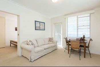 Comfy Convenience In Centennial Park - Surfers Gold Coast 0