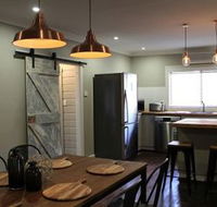 Tranquil 3 Bedroom Next To National Park - Surfers Gold Coast