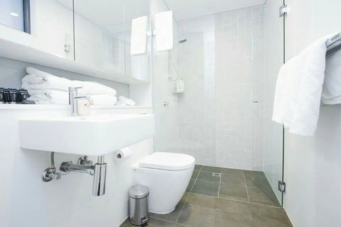 B03-darling Harbour 1 BDR APT - Surfers Gold Coast 3