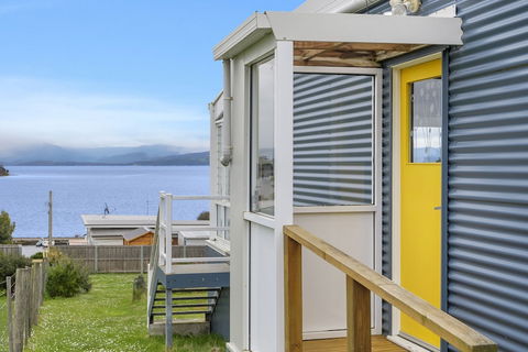 Blue Cottage Bruny Island - Surfers Gold Coast 0