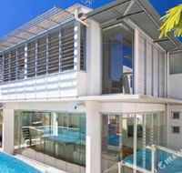 R  W Noosa Holidays 19 the Esplanade - Surfers Gold Coast