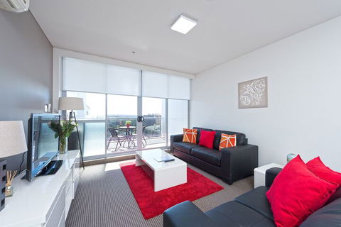 Astra Apartments Miller Street - Surfers Gold Coast 2