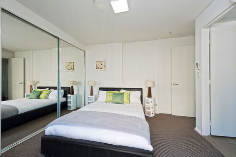 Astra Apartments Miller Street - Surfers Gold Coast 1