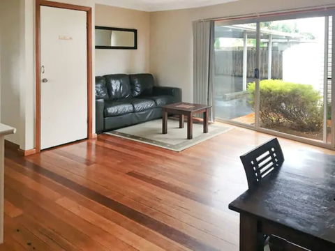 Home Near Shops & Beach - Surfers Gold Coast 4