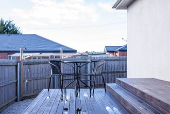 Spacious & Bright 4 Bedroom Home - Surfers Gold Coast 6