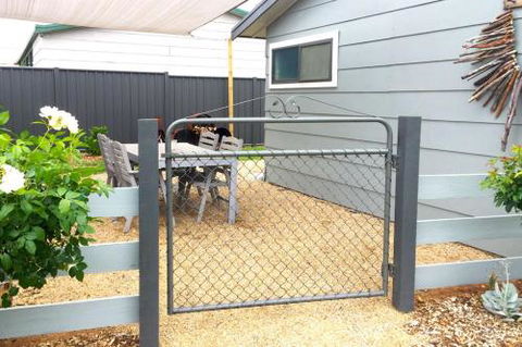 Charlottes Honor River & Golf Cottage - Surfers Gold Coast 1