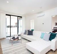 Designer Executive Apartment  Parking near Train - Surfers Gold Coast