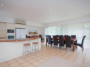 Calypso 156 Bagnall Beach Road - Surfers Gold Coast 2