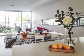 LUXURY 3 BEDROOM APARTMENT SYDNEY - Surfers Gold Coast 0
