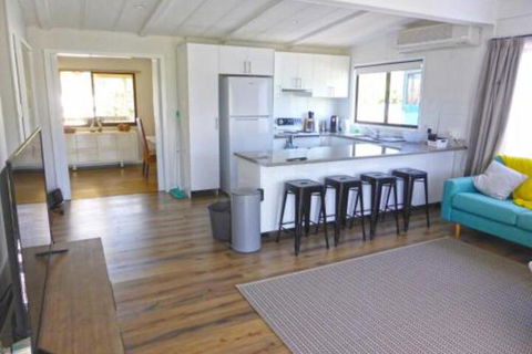 The Relax Shack At Culburra Beach Sleeps 7 - Surfers Gold Coast 7