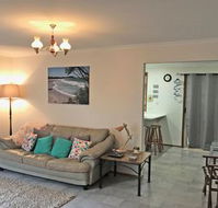 Narrawallee Escape - Surfers Gold Coast