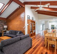 Kings Retreat - Surfers Gold Coast