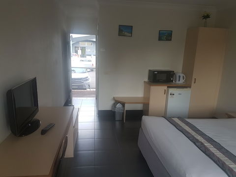 Jopen Cafe & Motel - Surfers Gold Coast 5