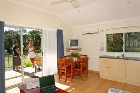 Port Stephens Koala Sanctuary - Surfers Gold Coast 4