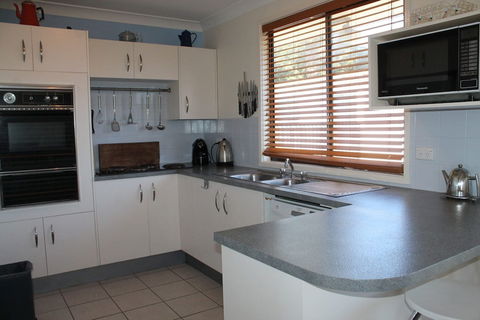 Casa La La Malua Bay - Surfers Gold Coast 1